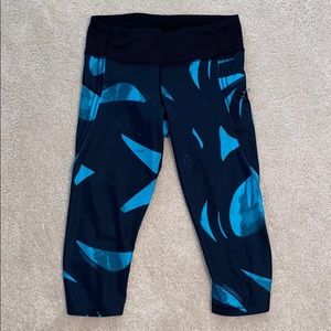 Lululemon Run Top Speed Cropped leggings Peacock Blue athletic Capri size 6